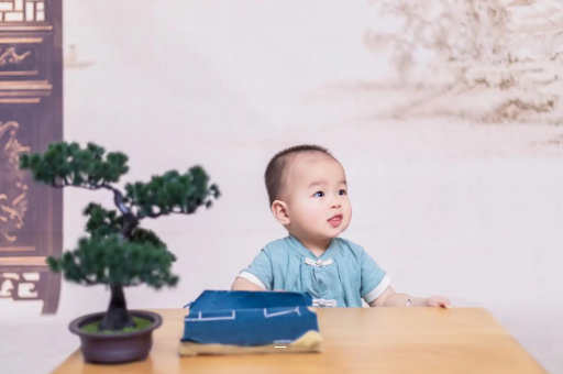 沙洋宝宝吐黄水是怎么回事